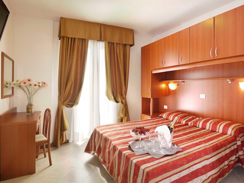Hotel Storione Lido di Jesolo Exterior photo